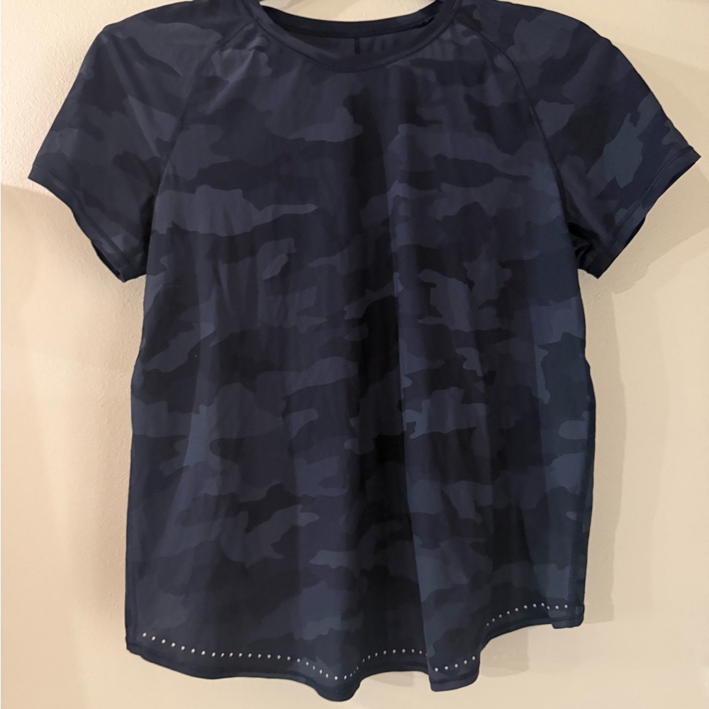 Women’s Lululemon Navy Camo Short Sleeve Performance Top